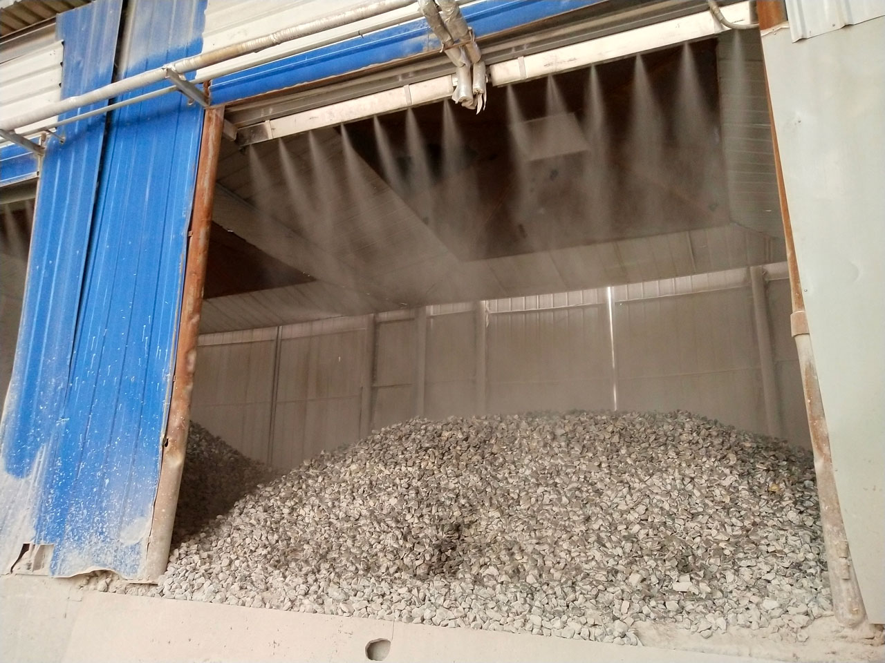 料棚大门干雾抑尘